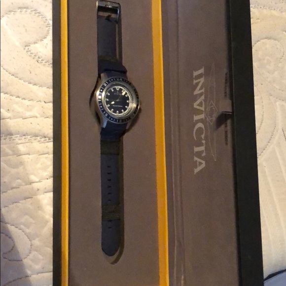 Invicta watch!! Never worn - Picture 2 of 7